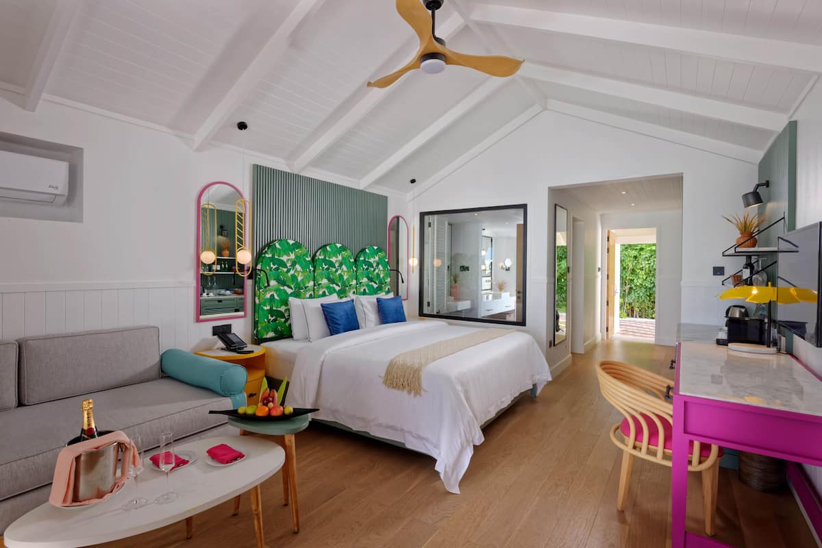 ห้องดีลักซ์, หลายเตียง (Two Bedroom Beach Pool Villa) | มินิบาร์, ตู้นิรภัยในห้องพัก, โต๊ะทำงาน, ผ้าม่านกันแสง