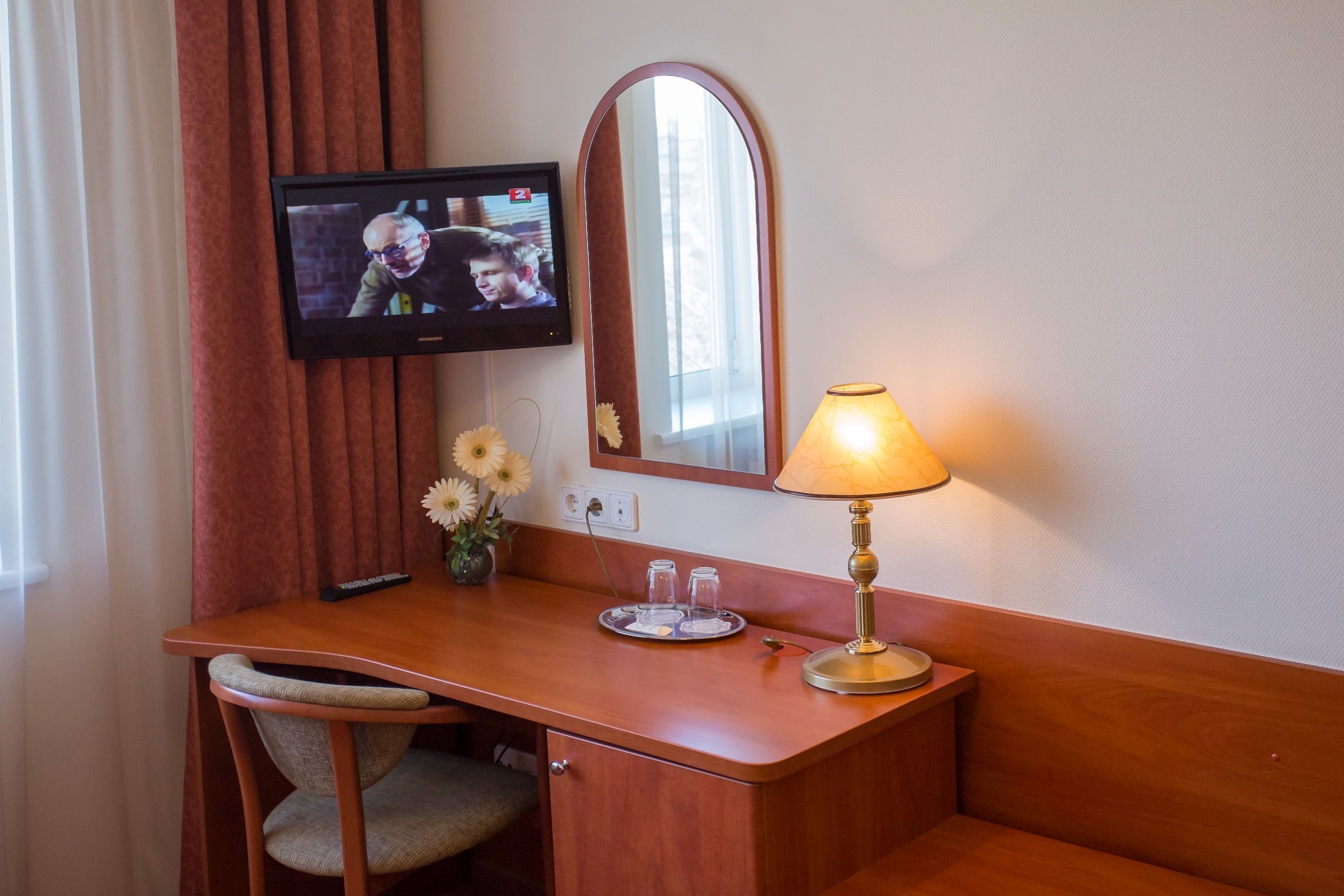 double room, 1 king bed | room amenity