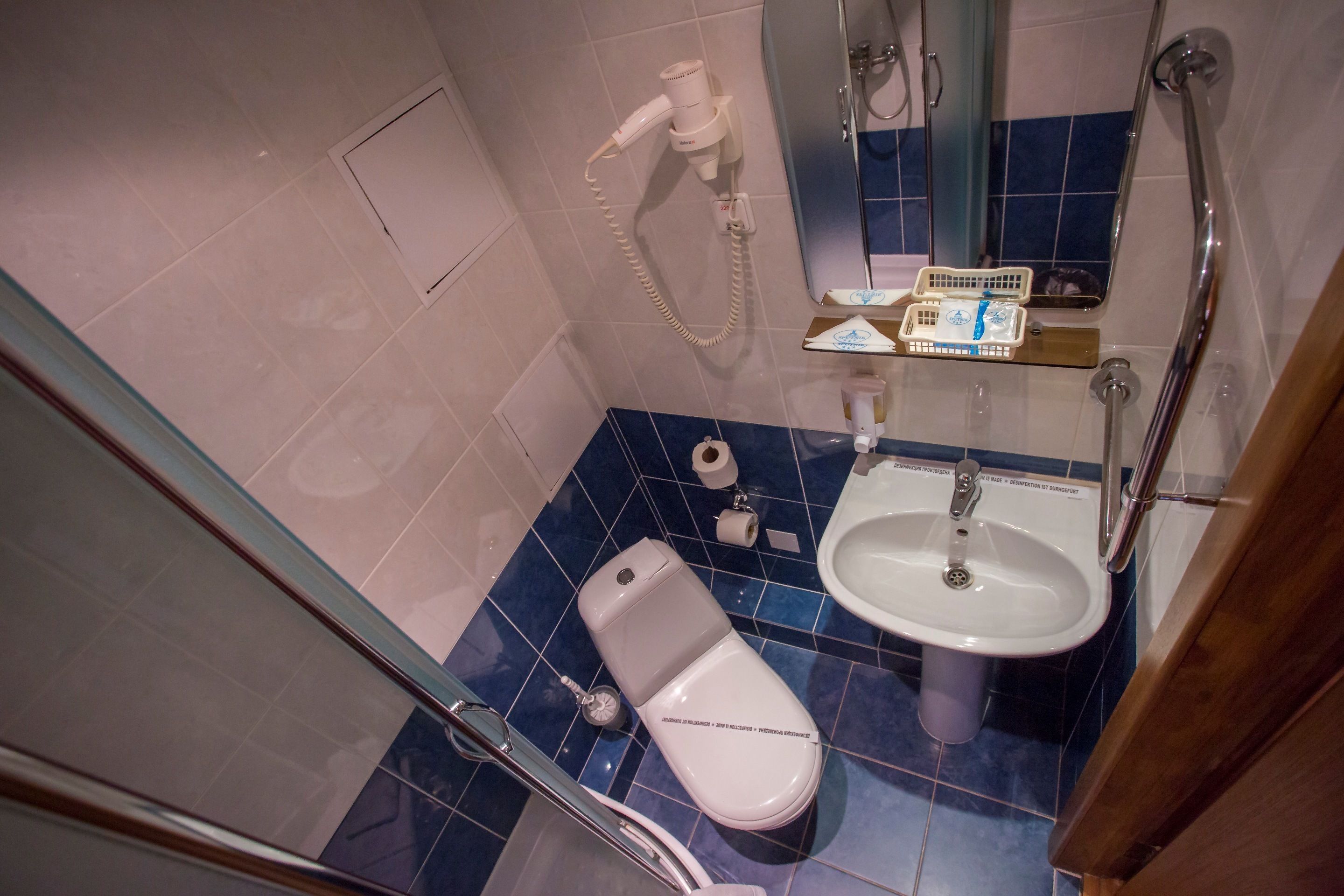 desk, iron/ironing board, free cots/infant beds, rollaway beds