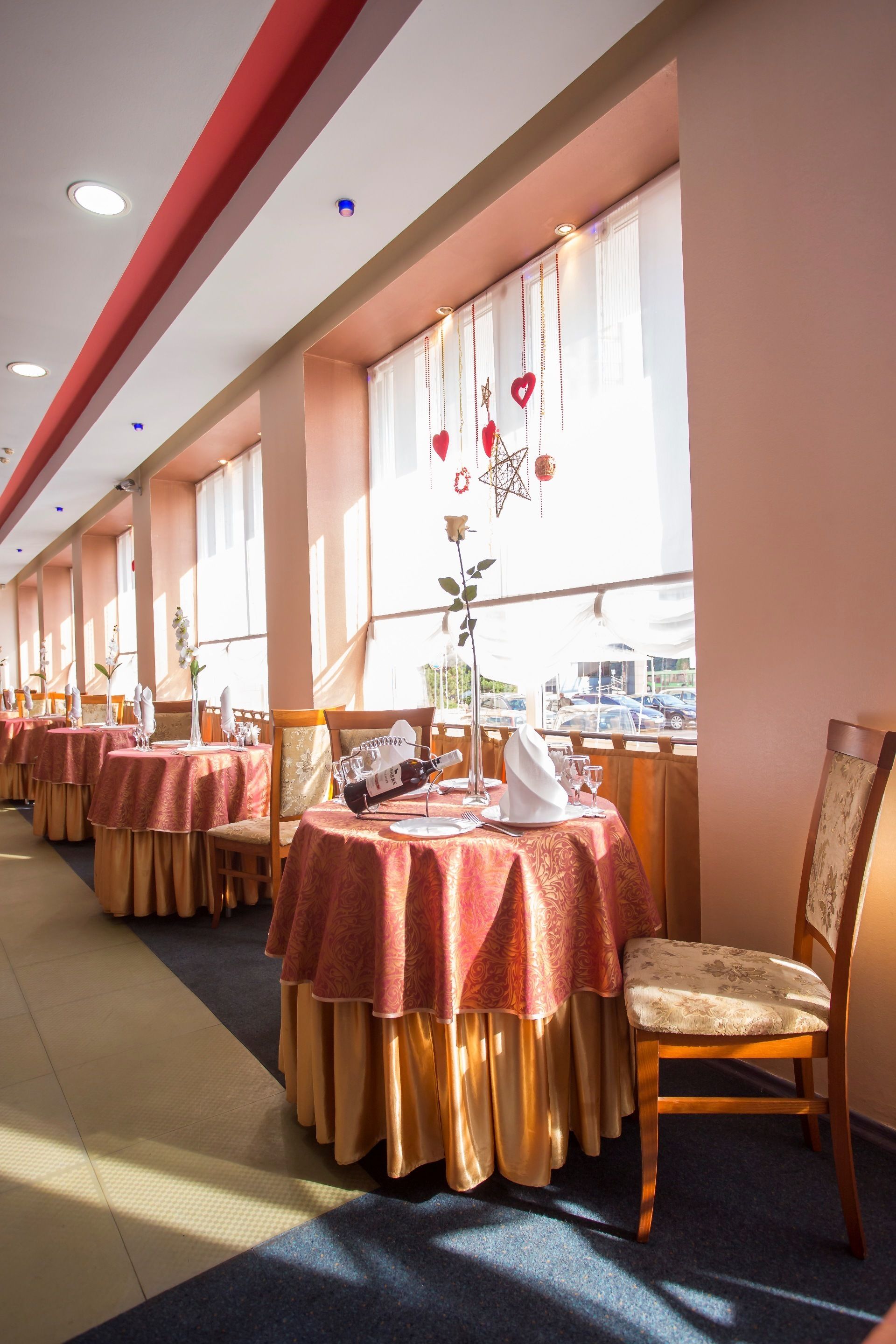 breakfast, lunch, dinner served; modern european cuisine