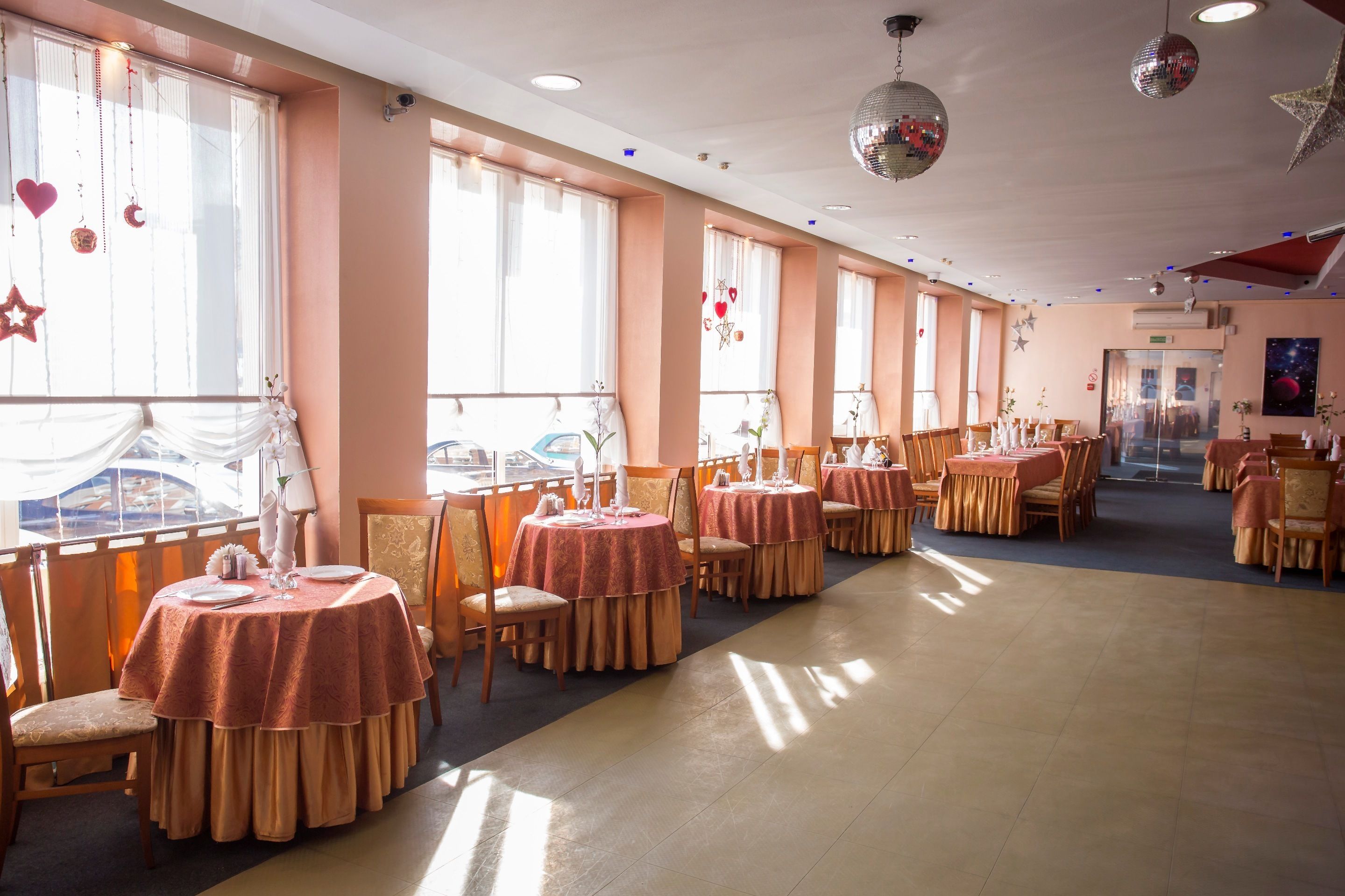 breakfast, lunch, dinner served; modern european cuisine