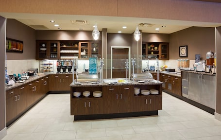 Free daily buffet breakfast . Homewood Suites by Hilton Minneapolis/St. Paul-New Brighton
