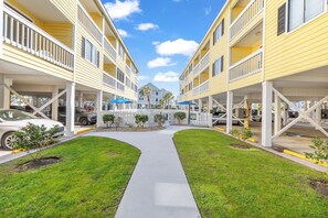 Property grounds - Sandy Shores III (Murrells Inlet)