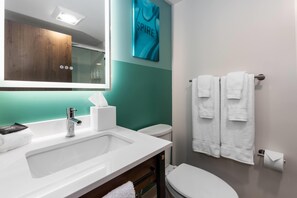 Room, 2 Queen Beds, Non Smoking | Bathroom | Shower, towels