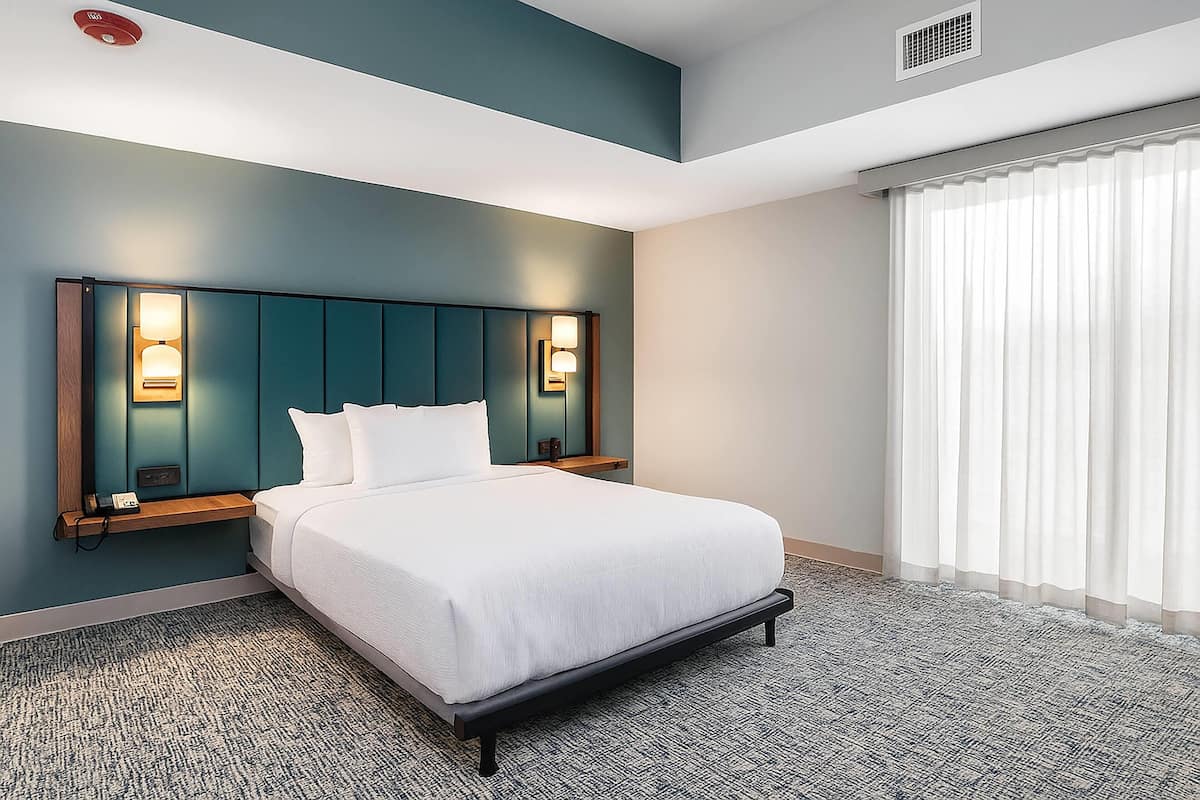 套房, 1 张大床, 无烟房 | 免费 WiFi、床单