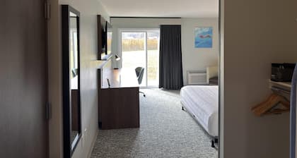 Wingate by Wyndham Geneva at SPIRE Academy