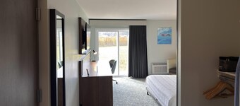 Wingate by Wyndham Geneva at SPIRE Academy