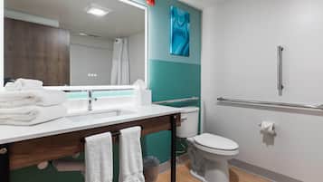 Room, 2 Queen Beds, Accessible, Non Smoking (Bathtub W/grab Bars) | Bathroom