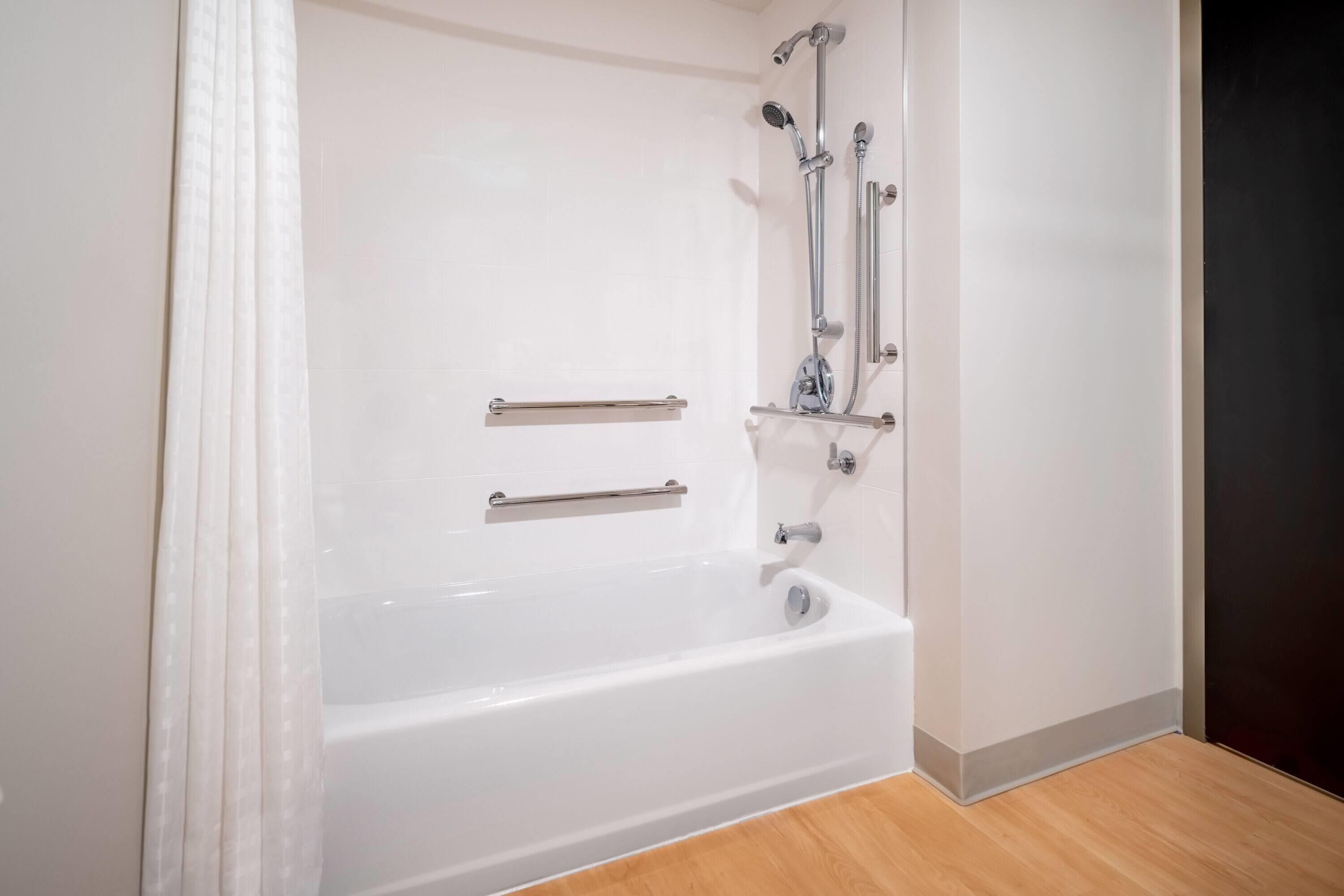 Room, 2 Queen Beds, Accessible, Non Smoking (Bathtub W/grab Bars) | Accessible bathroom