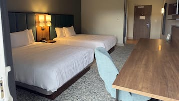 Chambre, 2 grands lits, non-fumeurs | Wi-Fi gratuit, draps fournis