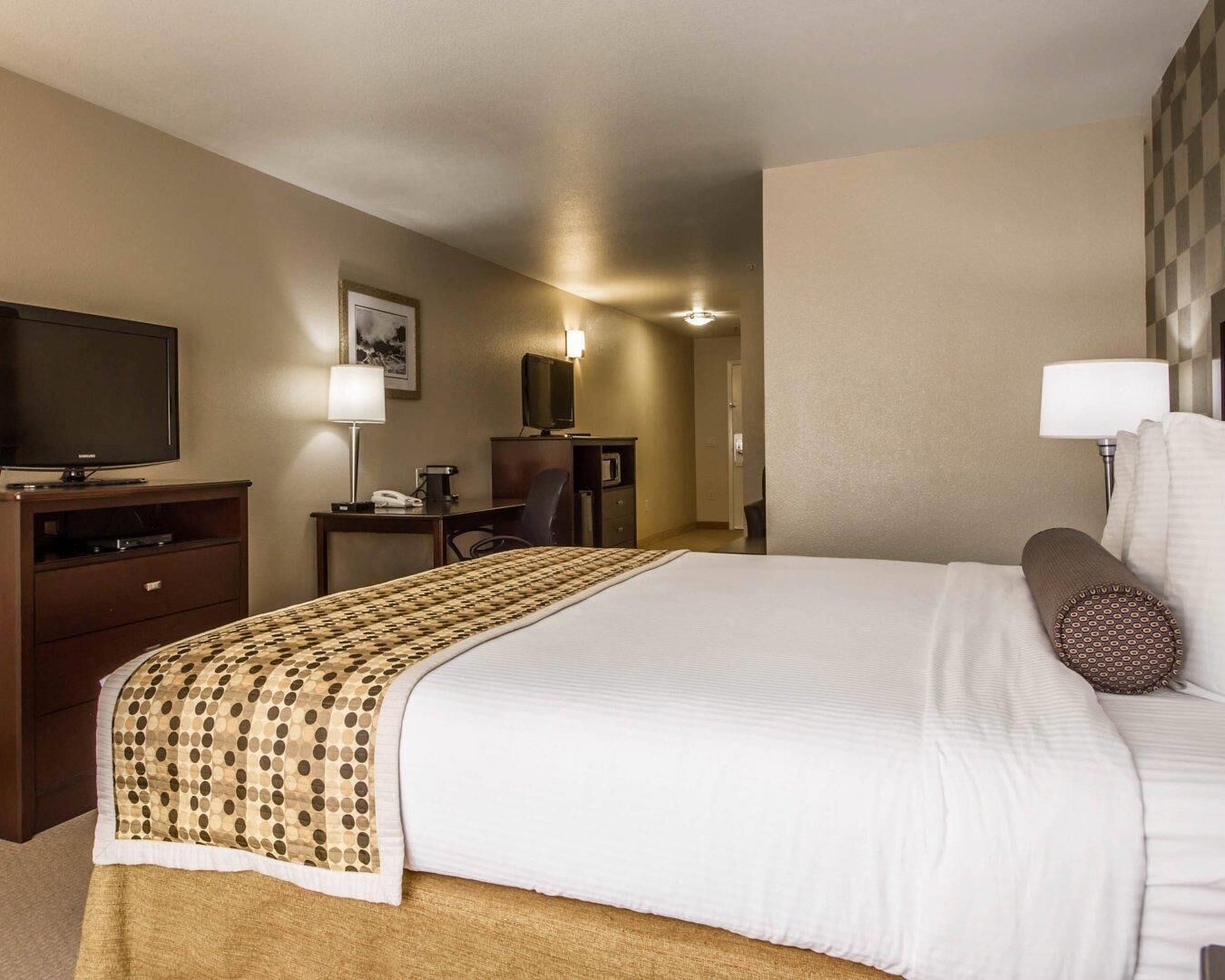 Egyptian cotton sheets, pillow-top beds, in-room safe, desk