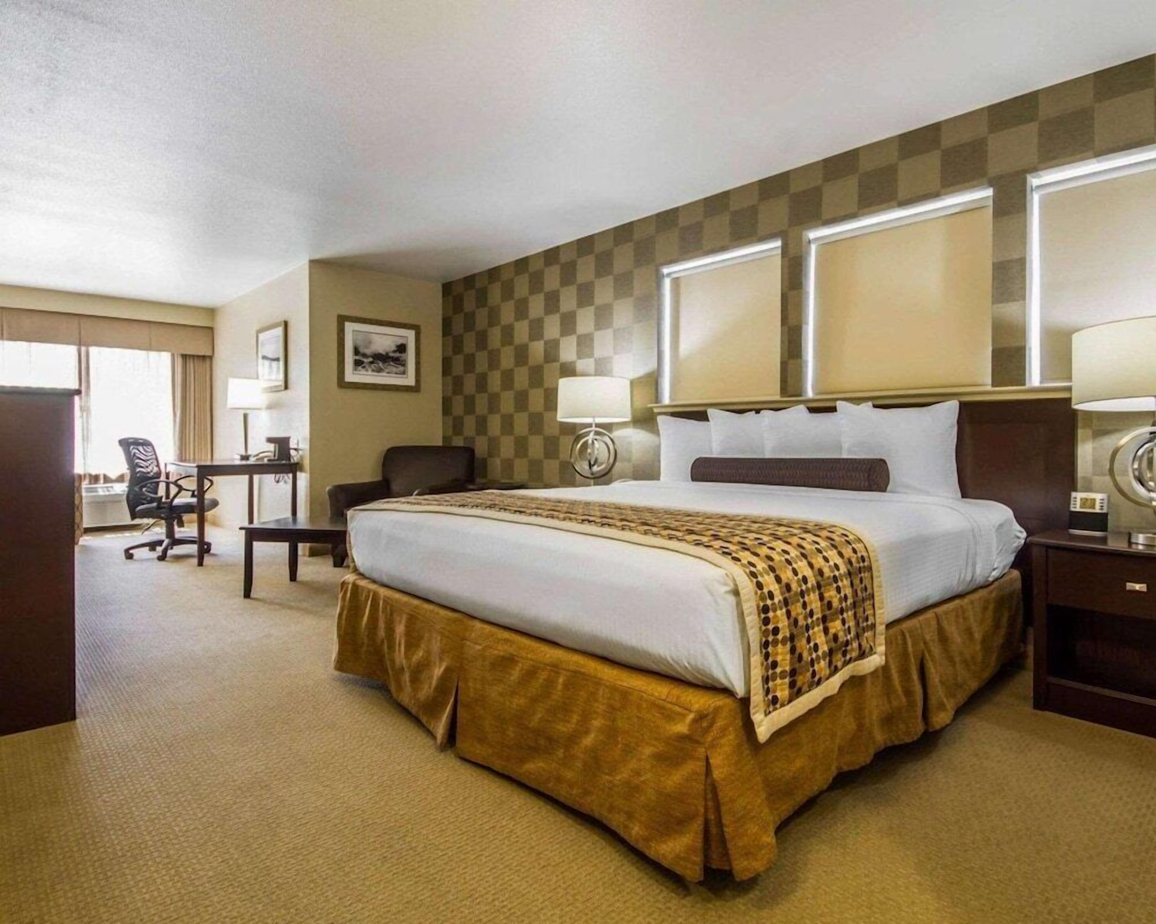 Egyptian cotton sheets, pillow-top beds, in-room safe, desk