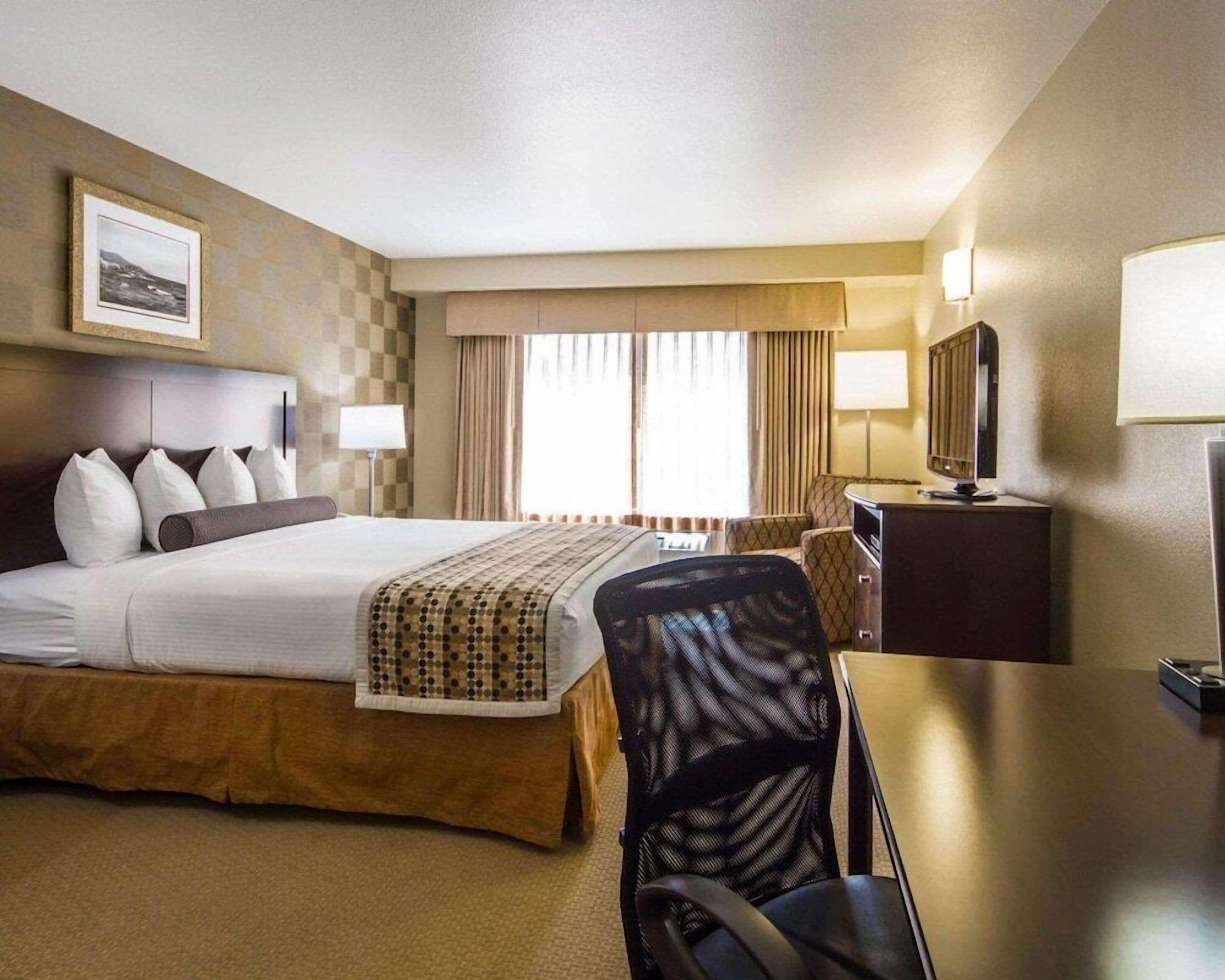 Egyptian cotton sheets, pillow-top beds, in-room safe, desk