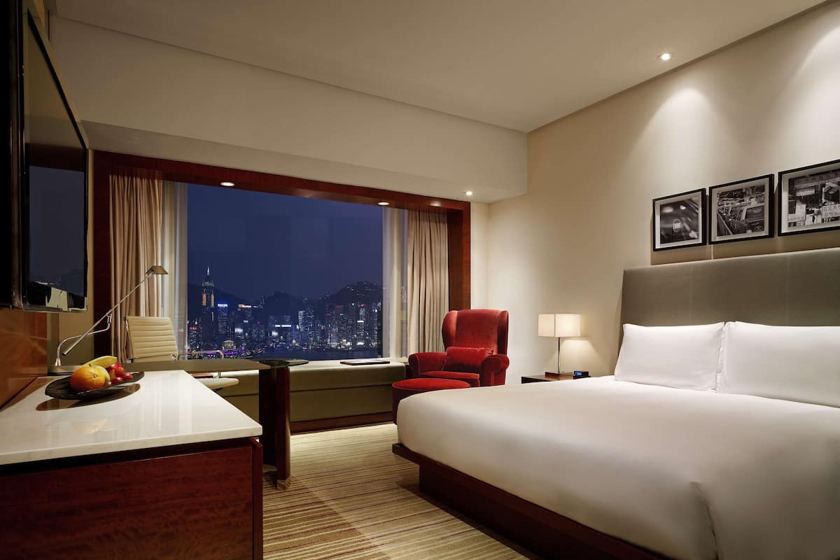Minibar, in-room safe, desk, iron/ironing board