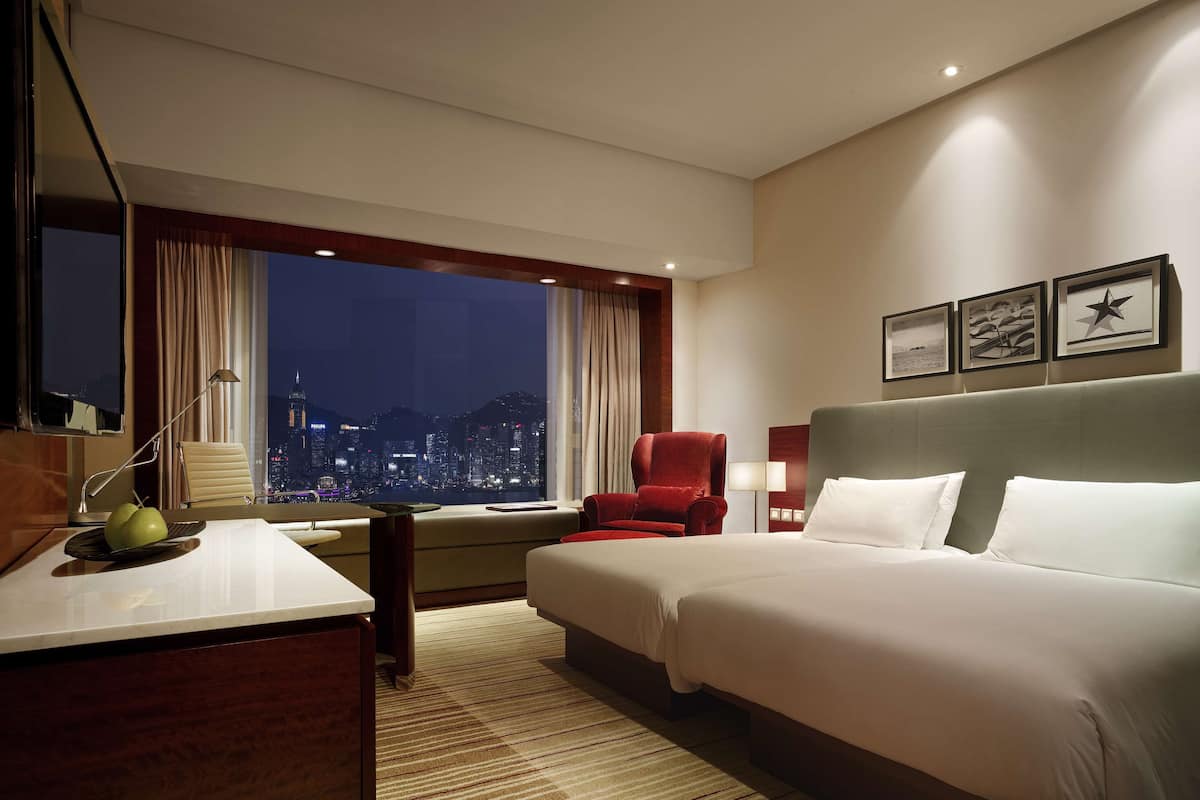 Minibar, in-room safe, desk, iron/ironing board