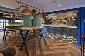 Bar (on property) - Travelodge Bath Waterside (Bath)