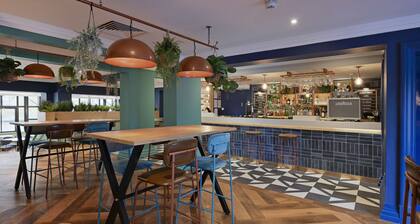 Travelodge Bath Waterside