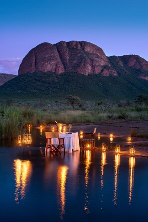 Breakfast, lunch, dinner served; African cuisine, garden views  - Marataba Safari Lodge (Lephalale)