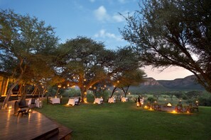 Breakfast, lunch, dinner served; African cuisine, garden views  - Marataba Safari Lodge (Lephalale)
