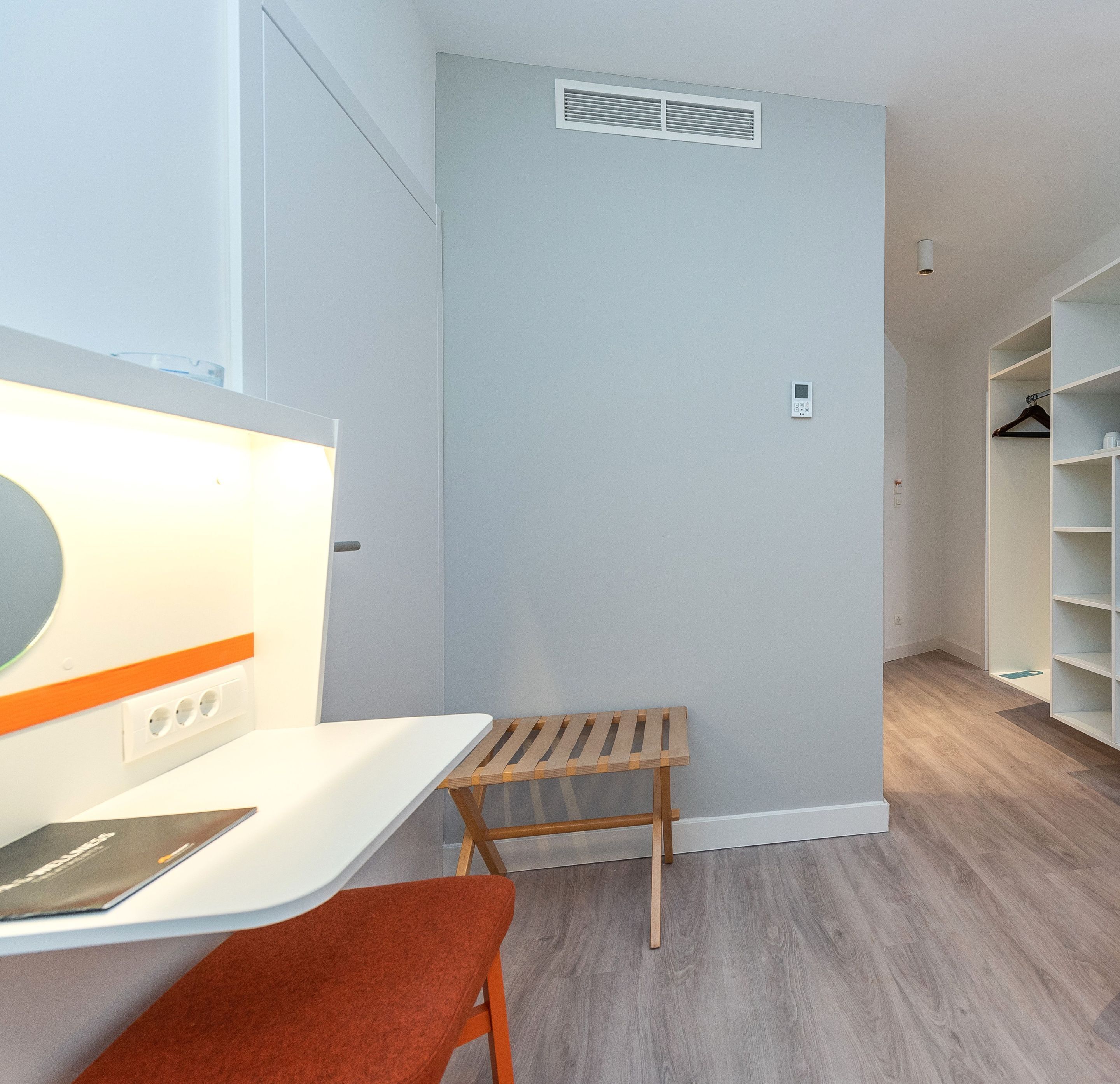 superior room | in-room safe, desk, free wifi, bed sheets