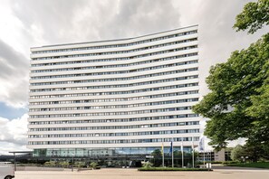 Exterior - Radisson Blu Hotel, Bonn (Bonn)