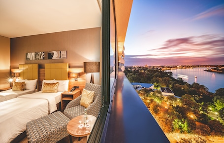 Deluxe Room, 1 King Bed, River View | Water view