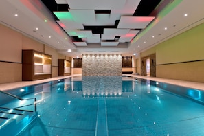 Indoor pool - Radisson Blu Hotel, Bonn (Bonn)