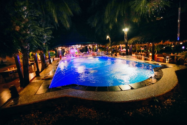 3 outdoor pools, open 6:00 AM to 10 PM, pool loungers