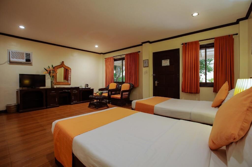 Minibar, in-room safe, individually decorated, individually furnished