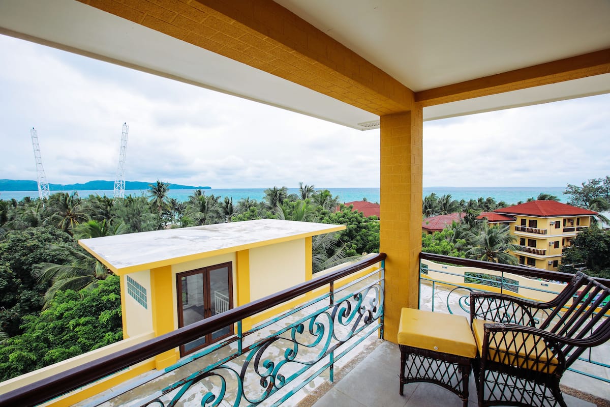 Grand Paradise Superior Room | Terrace/patio