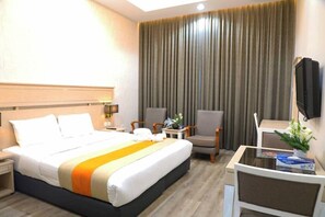 Down comforters, in-room safe, individually furnished, blackout drapes