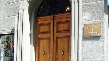 Entrada al alojamiento