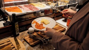 Breakfast buffet - Hotel La Maison Montparnasse (Paris)