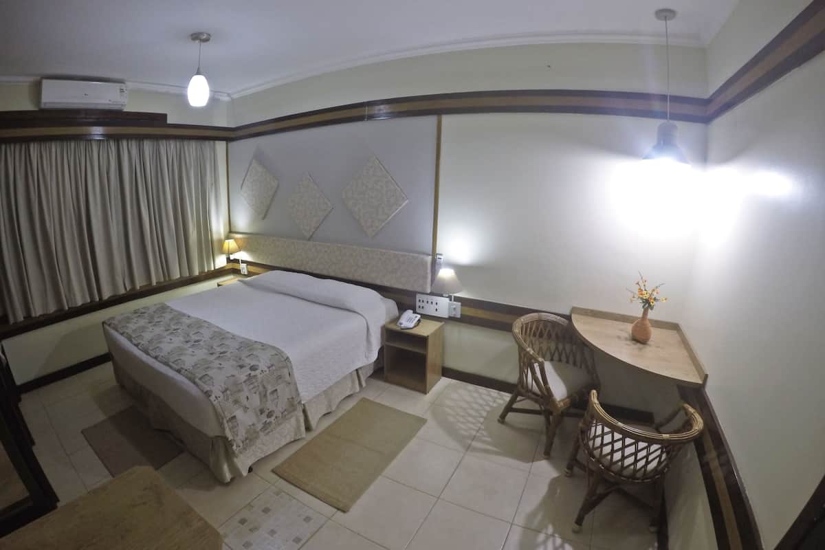 minibar, desk, soundproofing, free wifi