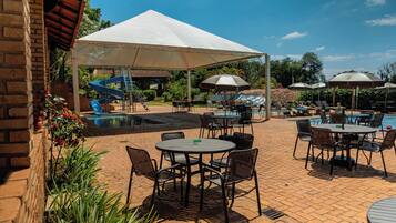 プール