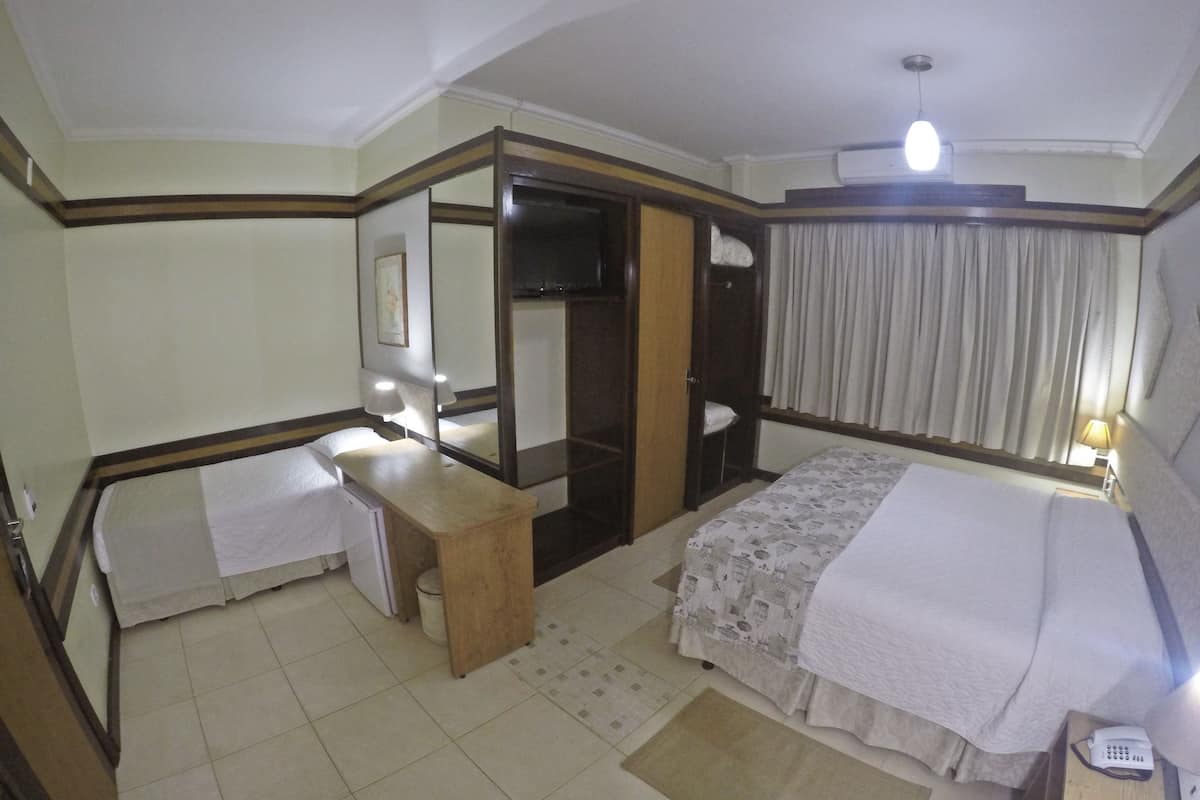 minibar, desk, soundproofing, free wifi