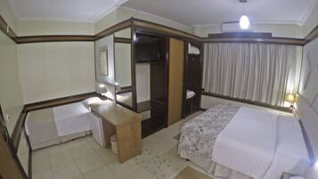 Frigobar, escrivaninha, quartos à prova de som, Wi-Fi de cortesia