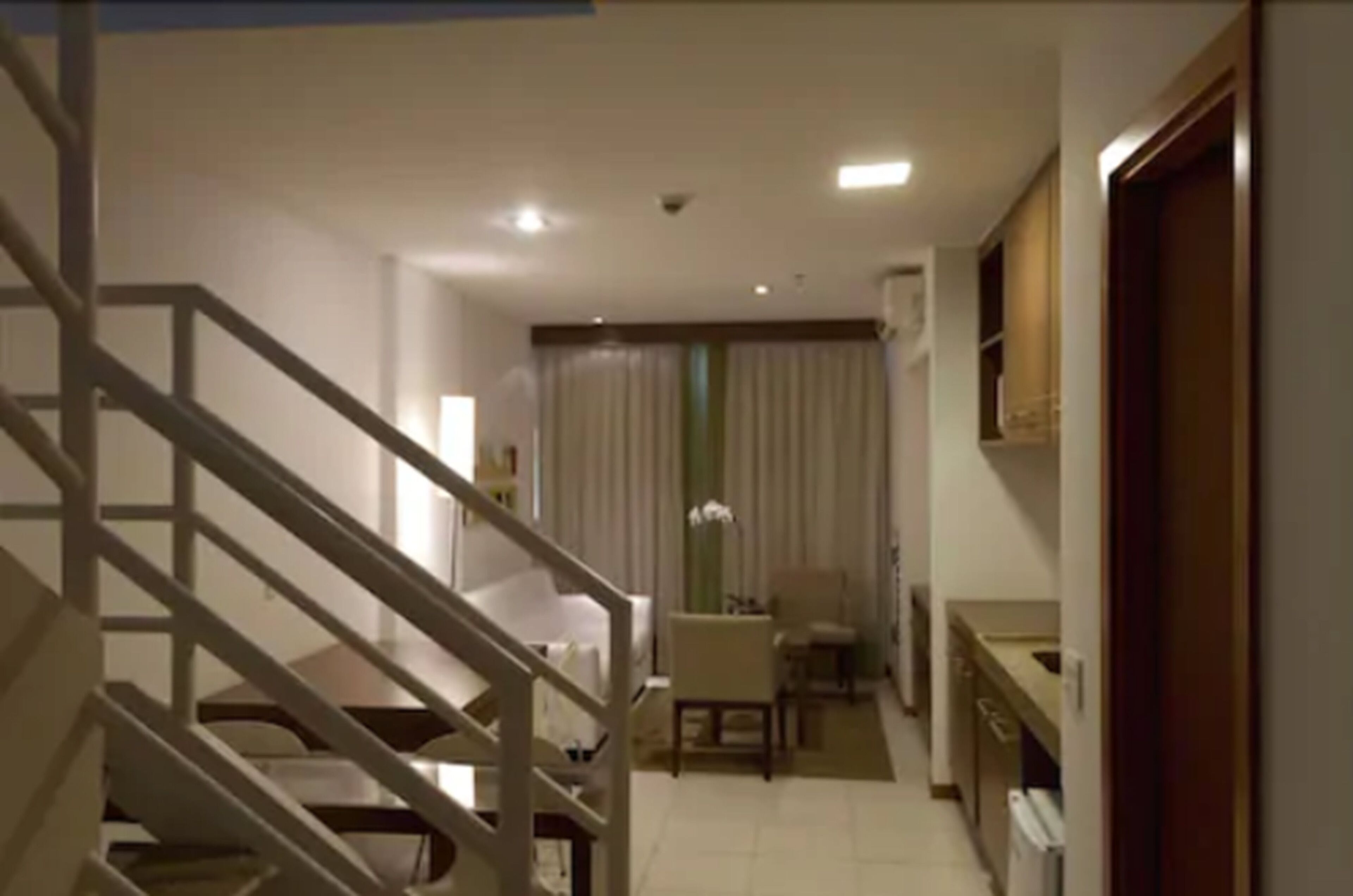 Televisor LCD de 22 polzades amb canals per cable i televisor 