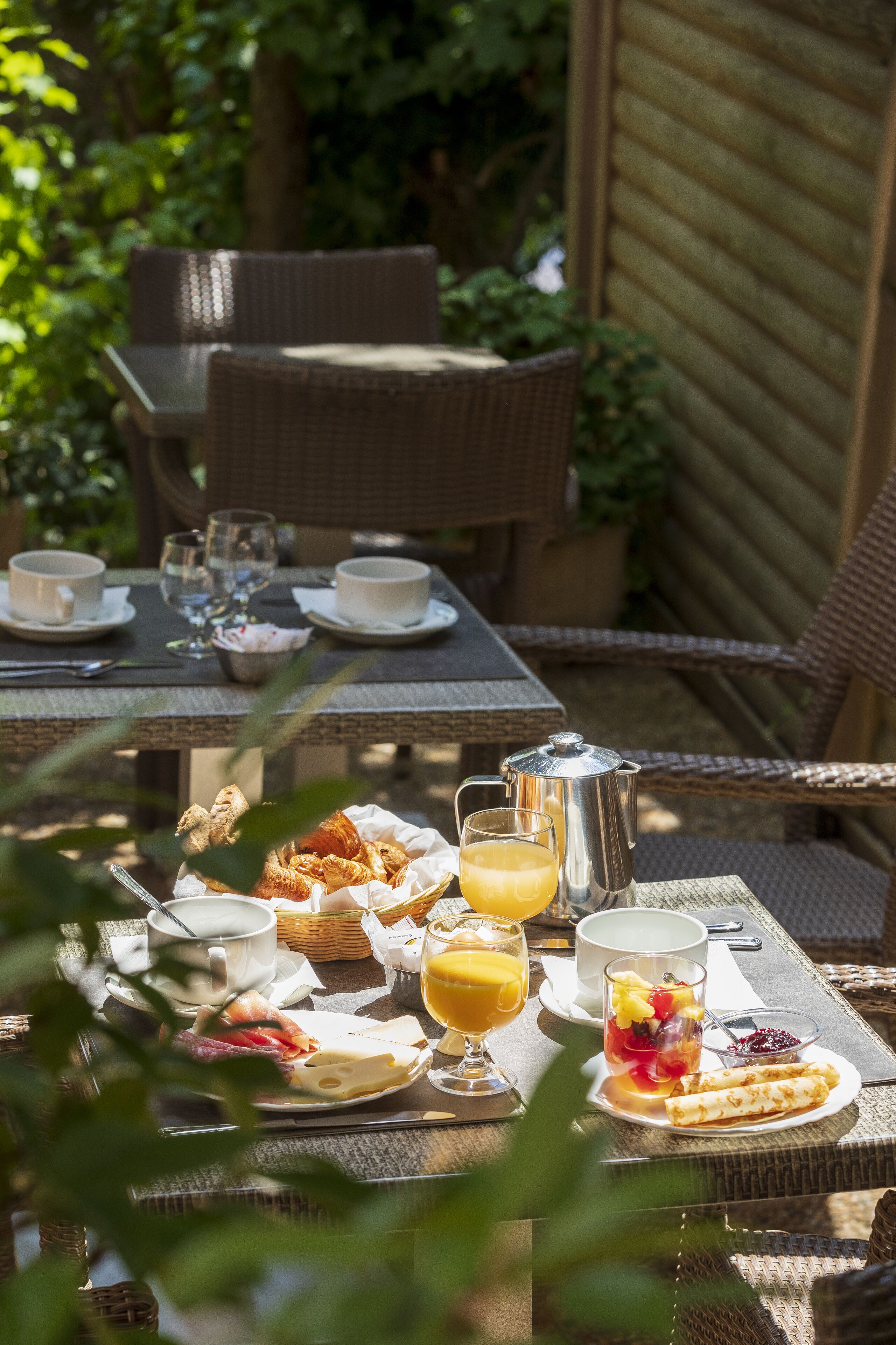 daily buffet breakfast (eur 13 per person)