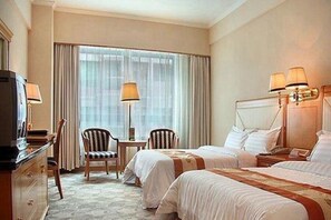 Minibar, in-room safe, alarm clocks