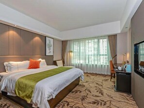 Minibar, in-room safe, alarm clocks