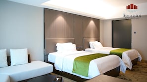 Minibar, in-room safe, alarm clocks