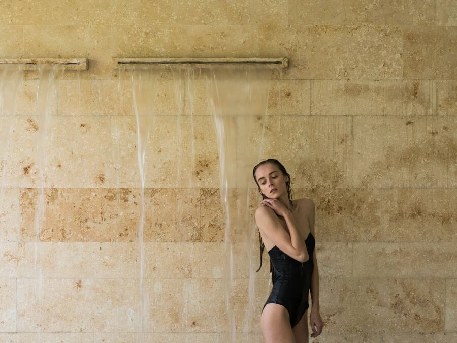Espace de soins pour les couples, bain Ă remous, hammam, soins corporels