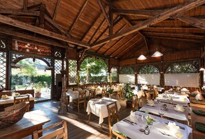 Dining - Hotel Krone Tirol (Lechaschau)