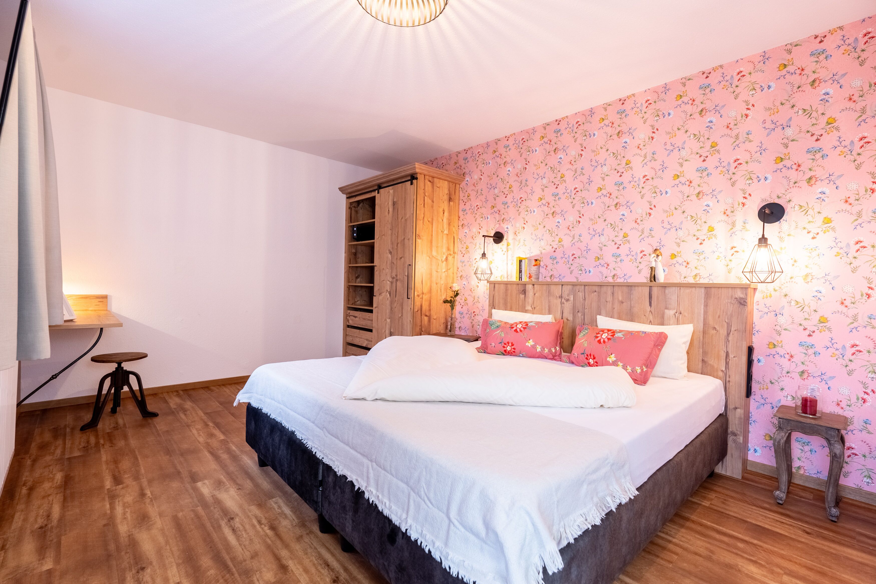 In-room safe, individually decorated, individually furnished, desk