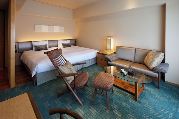 尊荣双人房, 1 张特大床, 无烟房, 按摩浴缸 (High Floor) | 客房内保险箱、遮光窗帘、隔音、免费 WiFi