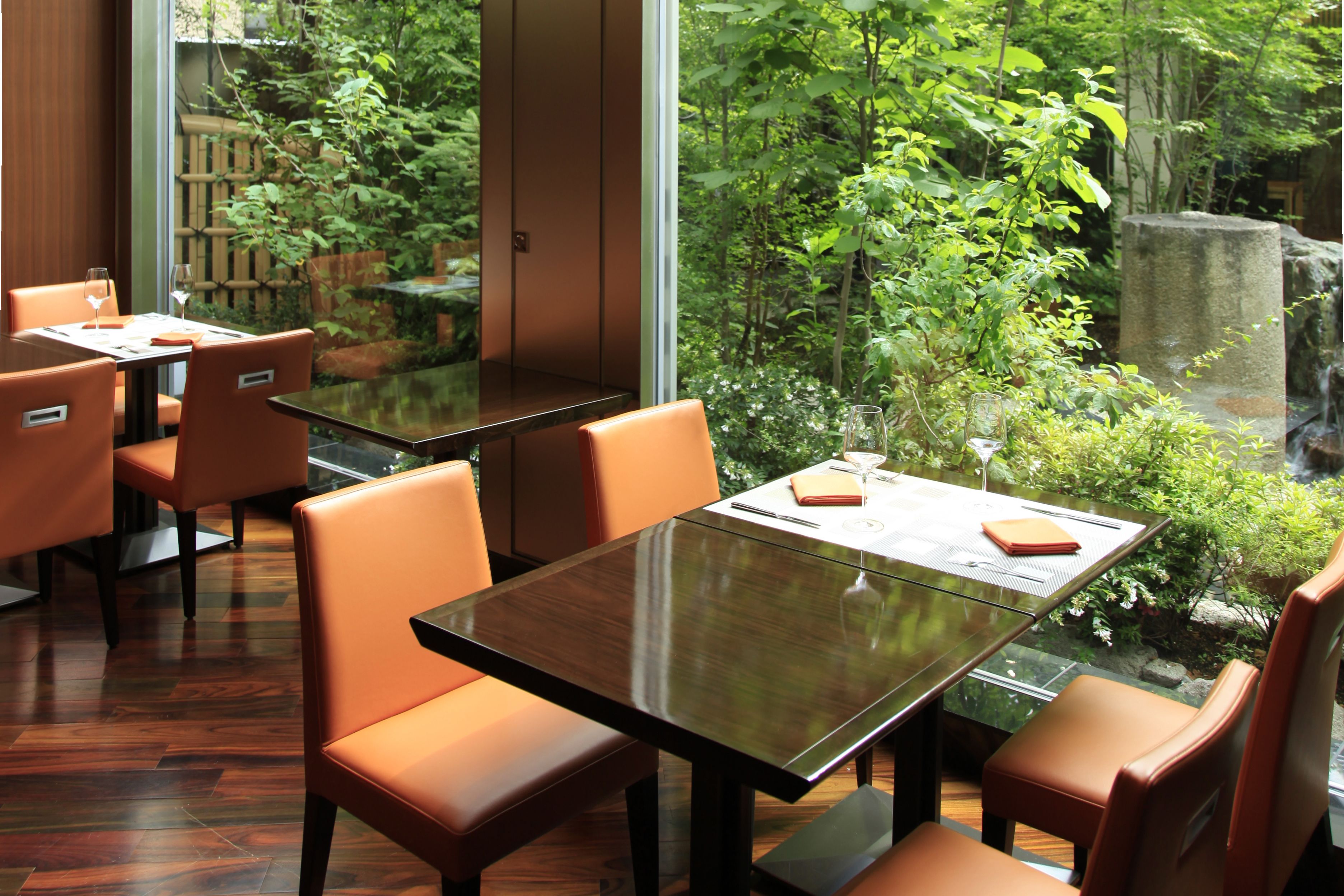 2 restaurants, breakfast, lunch, dinner served; japanese cuisine