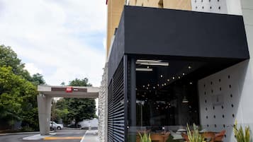 Se sirven desayunos, comidas y cenas