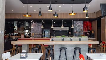 Breakfast, lunch, dinner served; Regional cuisine