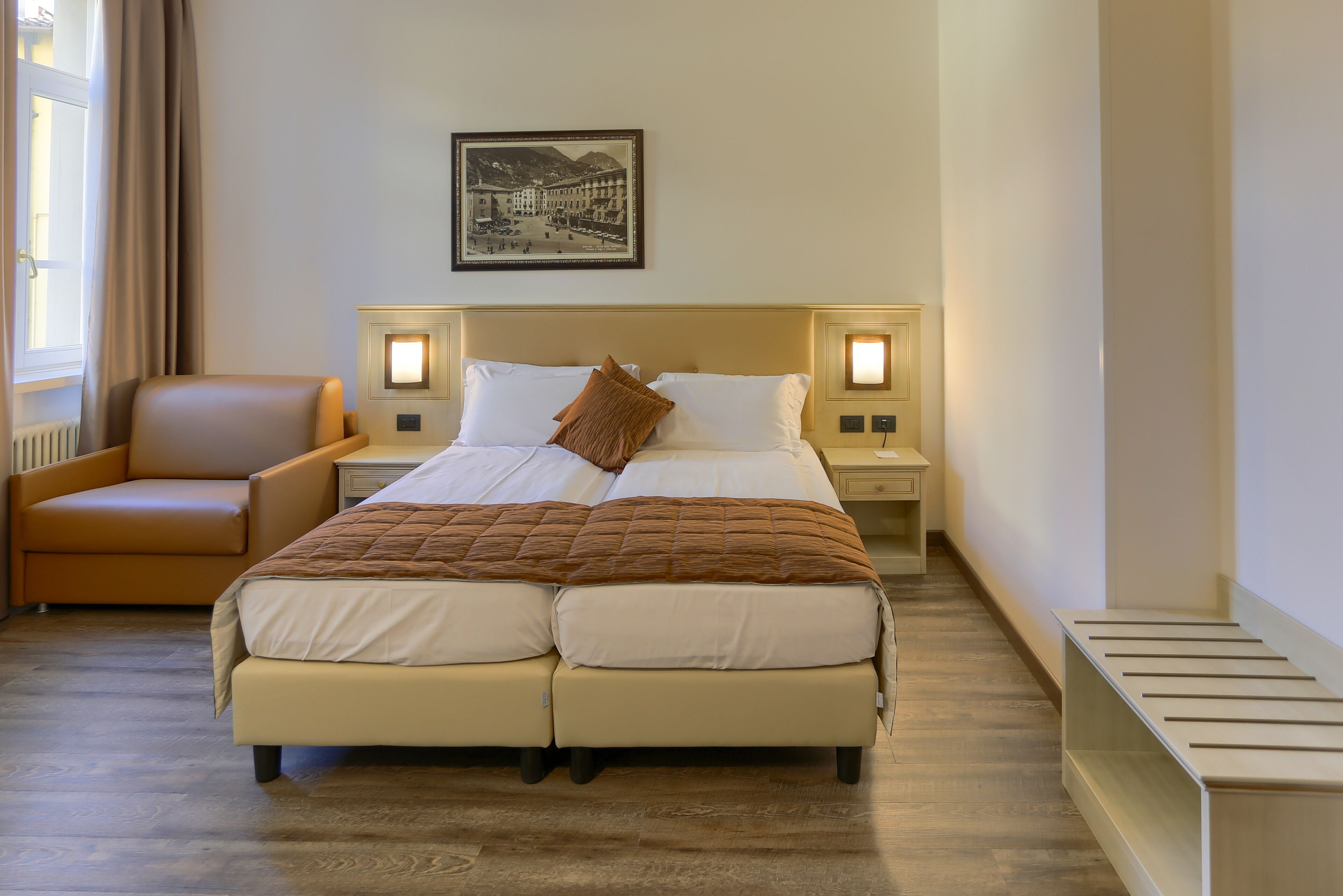 minibar, in-room safe, desk, free wifi